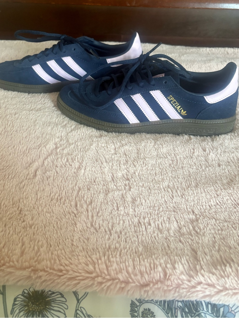 adidas Spezial Navy and pink Low-Top Sneakers